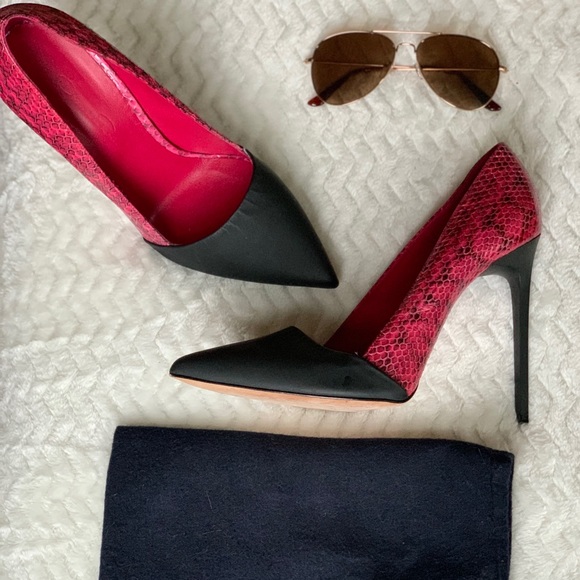 Oscar De La Renta - Picture 4 of 8